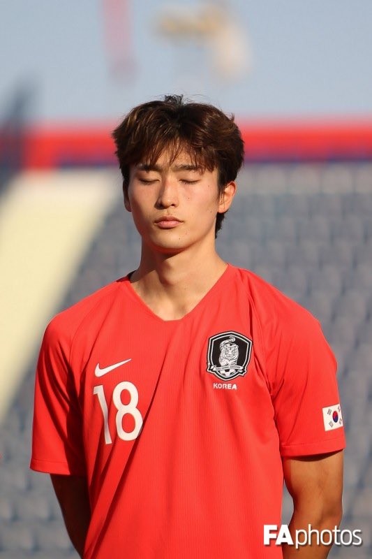 [잡담] 조규성 머리카락 한 번 만져보고 시픔 | 인스티즈