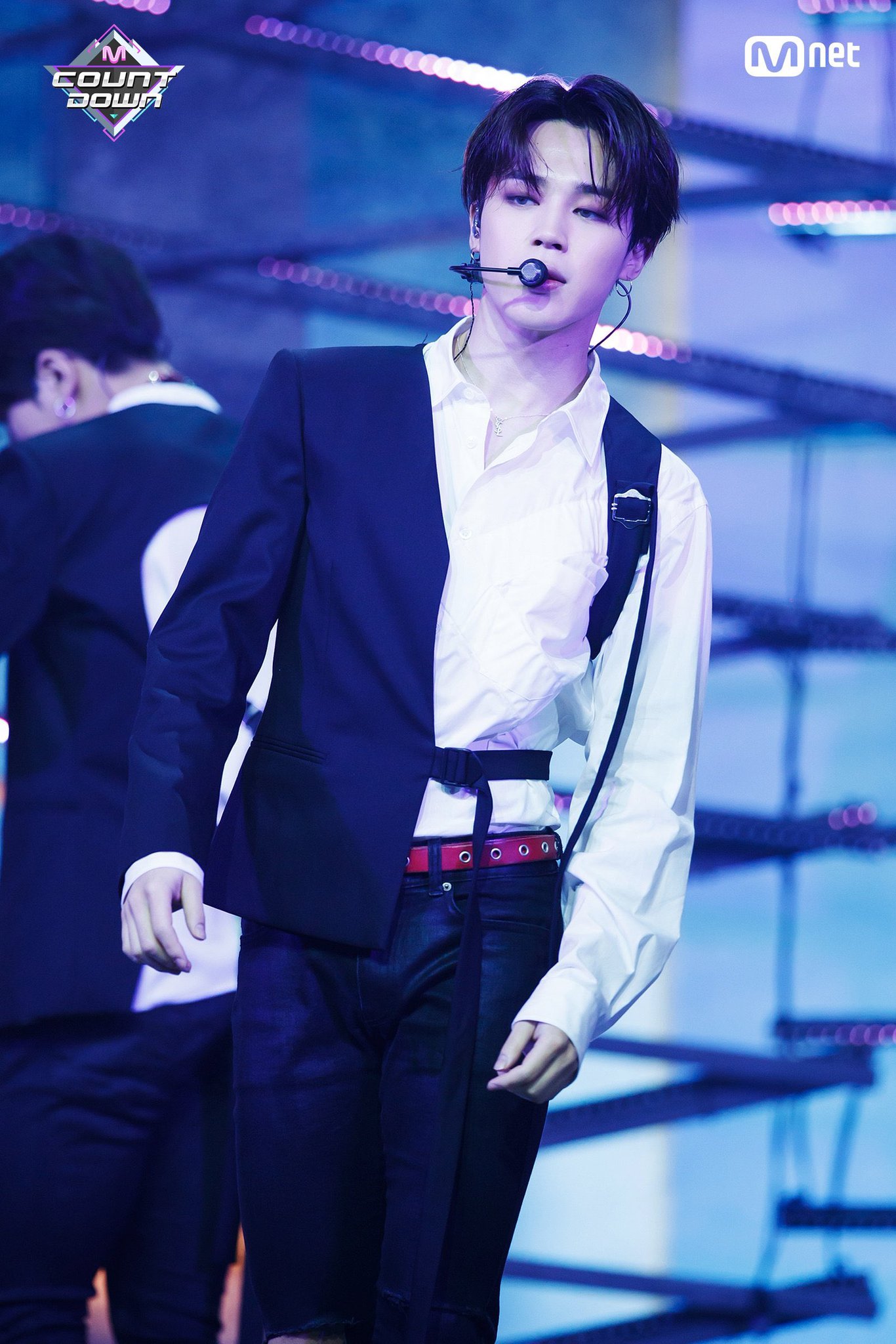 [잡담] 방탄 지민 이 착장은 진짜.. 봐도봐도 신선함 | 인스티즈