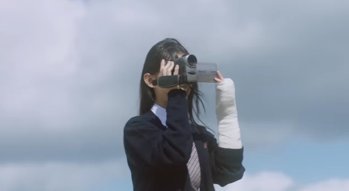 [잡담] 뉴진스 디토 뮤비 이전에 비슷한거 본적있다 생각했는데 소름... | 인스티즈