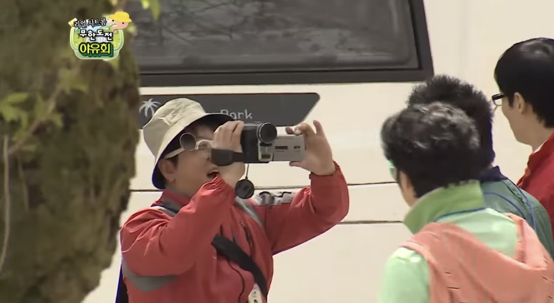 [잡담] 뉴진스 디토 뮤비 이전에 비슷한거 본적있다 생각했는데 소름... | 인스티즈