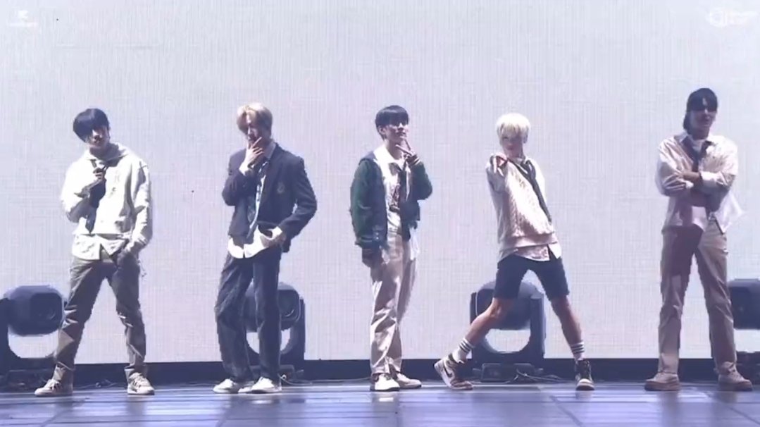 [잡담] 팬콘에서 ㅋㅋ 하입보이를 춰? | 인스티즈