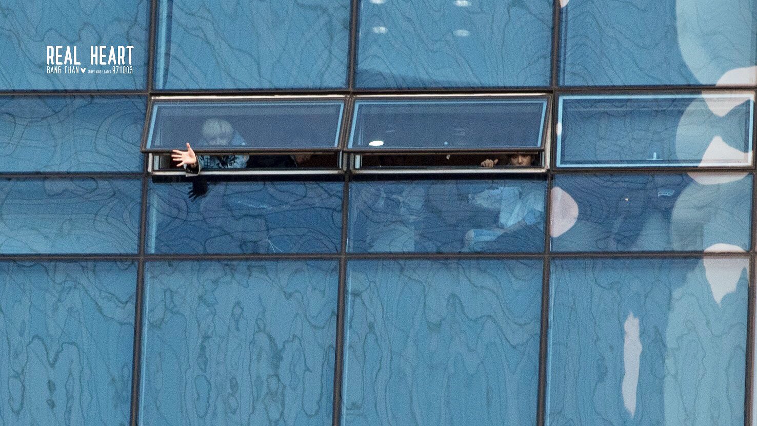 [잡담] 음방대기실에서 공방 기다리는 팬들 놀아주는 아이돌 | 인스티즈