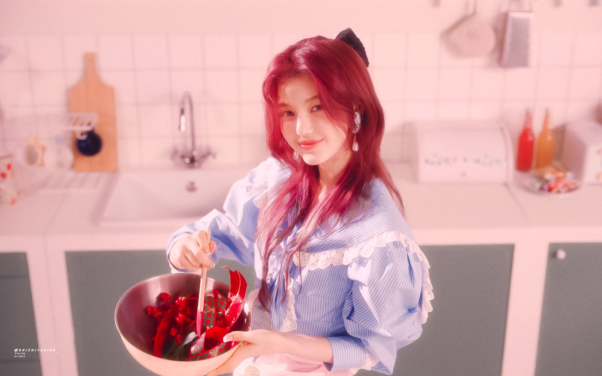 [잡담] 뉴진스 이번 영상 다니엘 완전 공주님이야 | 인스티즈