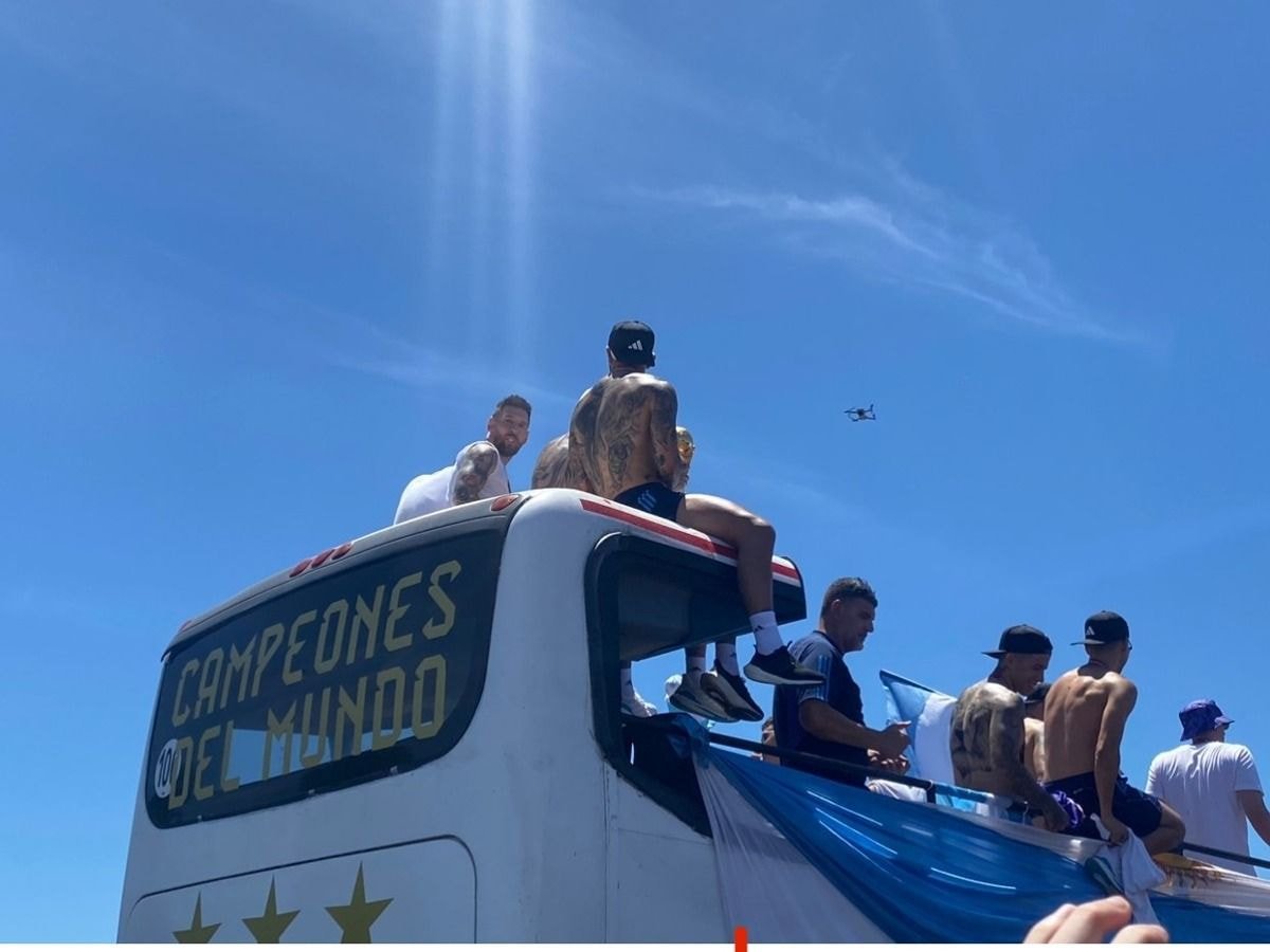 [잡담] 메시가 트로피 드니까 빛내리는거 미쳤다ㅋㅋㅋㅋㅋㅋㅋ | 인스티즈