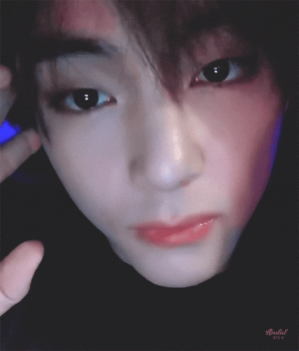 [잡담] 방탄 뷔 이 짤 볼때마다 눈 너무 커서 놀람 | 인스티즈