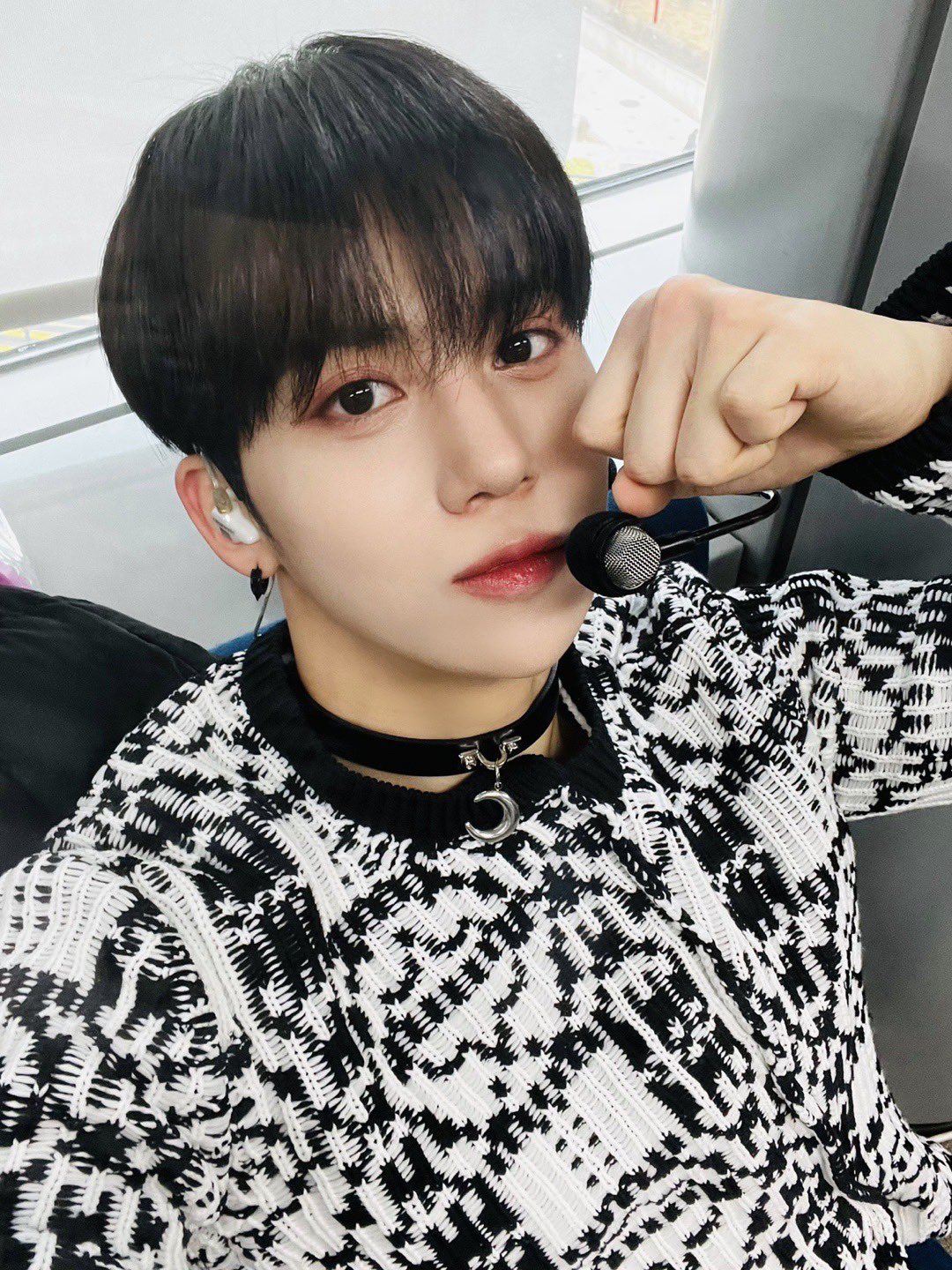 [잡담] 무대하면서 표정 잘 쓰는 남돌 멤 | 인스티즈