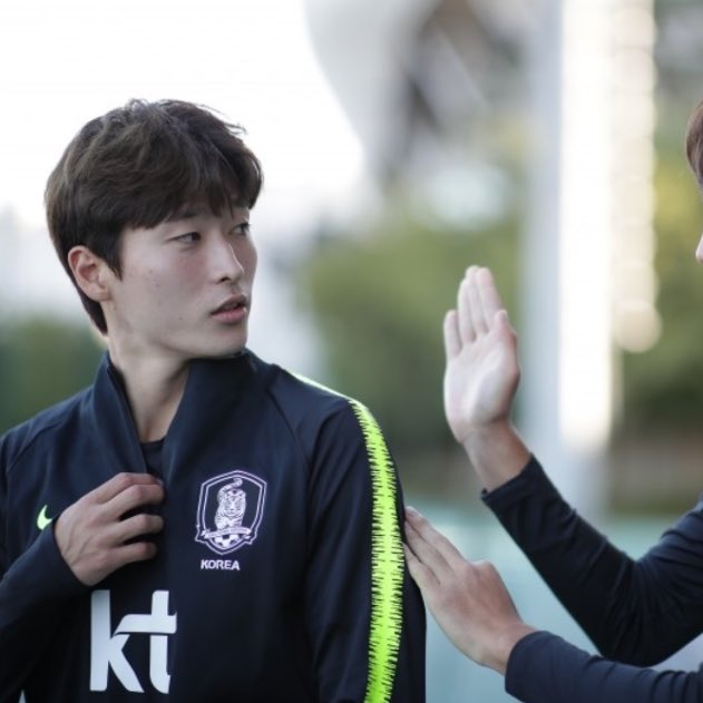 [잡담] 조규성 머리카락 한 번 만져보고 시픔 | 인스티즈