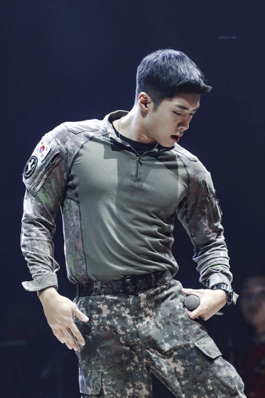 [잡담] 군복 너무 위험하다 | 인스티즈