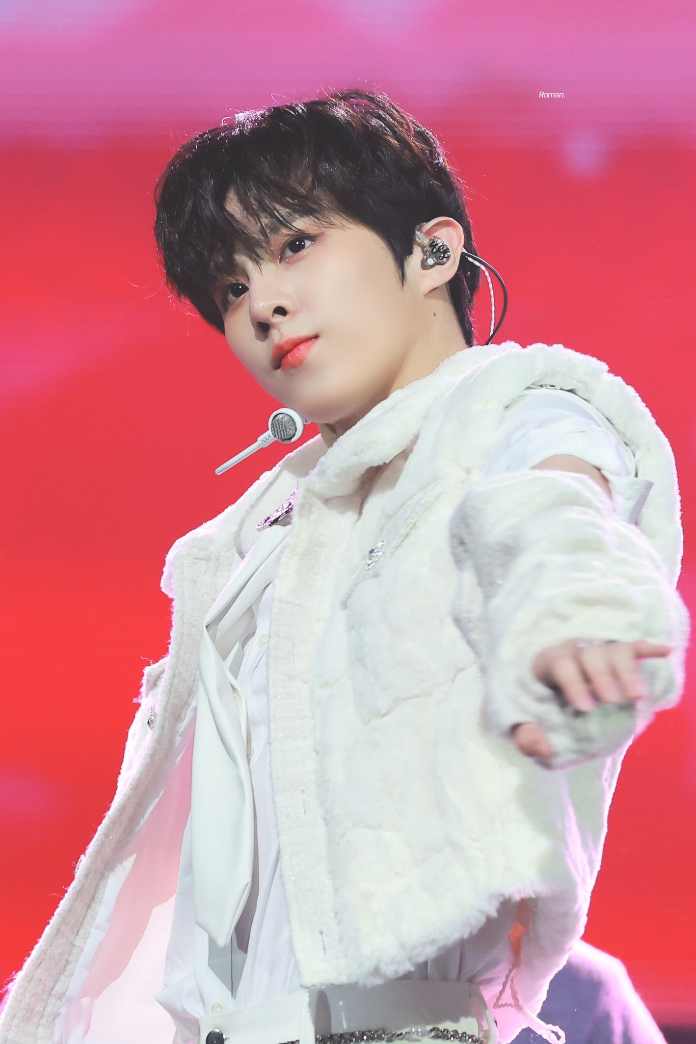 [잡담] 왜 남돌들 실제로 보면 엄청 커서 못 안는다고 하잖아 | 인스티즈