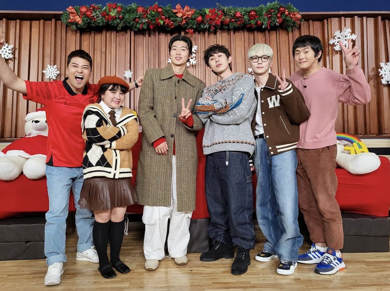 [잡담] 아니 조규성 나혼산 사진 비율하고 피부톤 뭐냐고... | 인스티즈