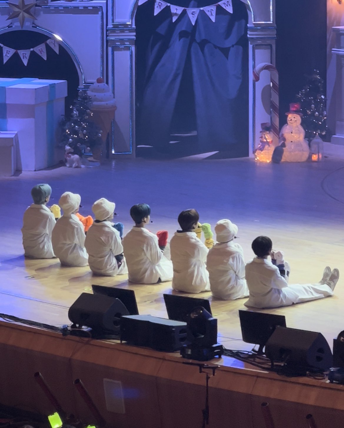 [잡담] 어제부터 이사진 계속 보고있음 | 인스티즈