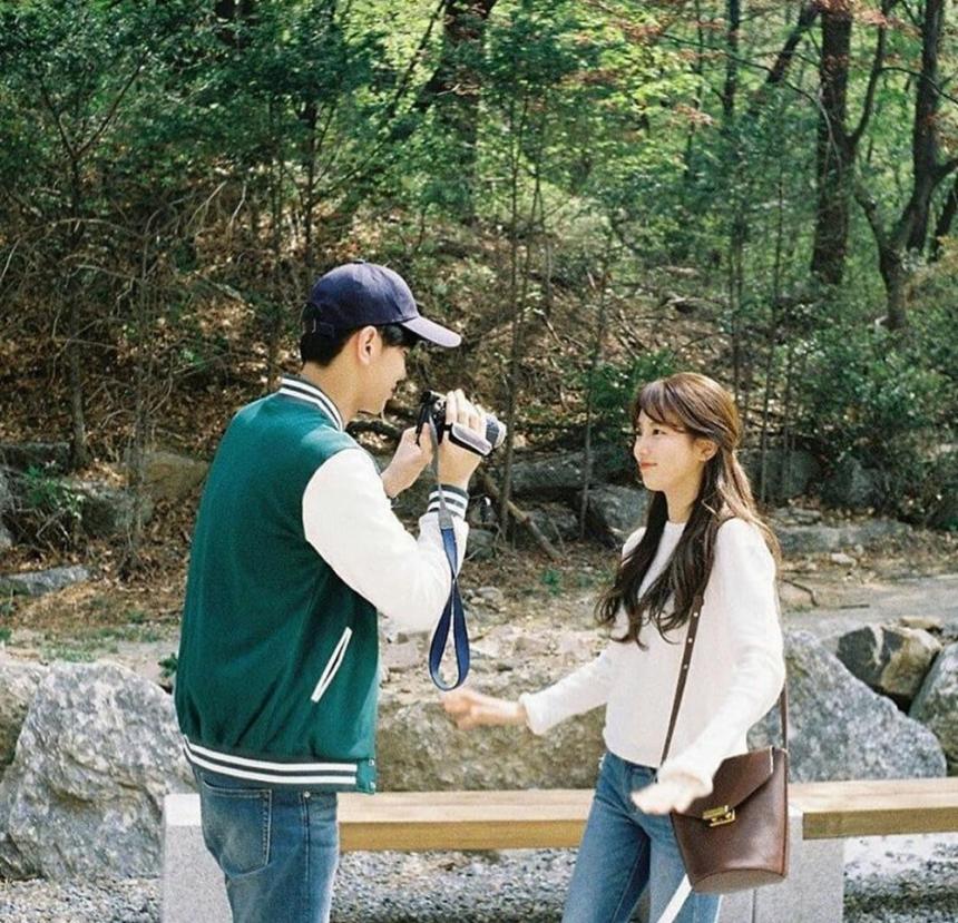 [잡담] 수지 사진에 뉴진스 디토 입혀도 찰떡일 거 같지 않아? | 인스티즈