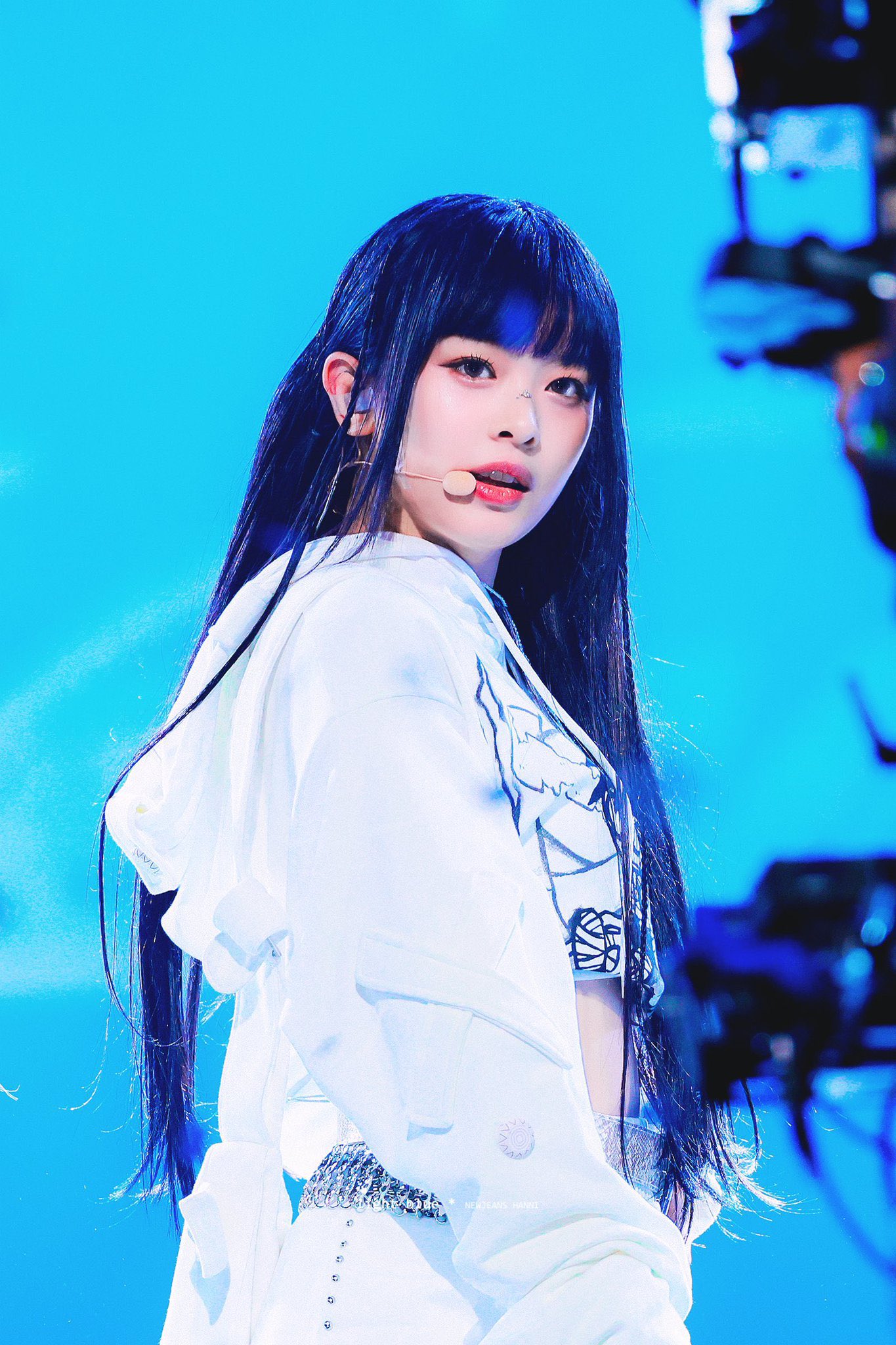 [잡담] 내 기준 하니랑 윈터는 진짜 귀엽게 생겼는데 막상 보면 이목구비는 개뚜렷함... | 인스티즈