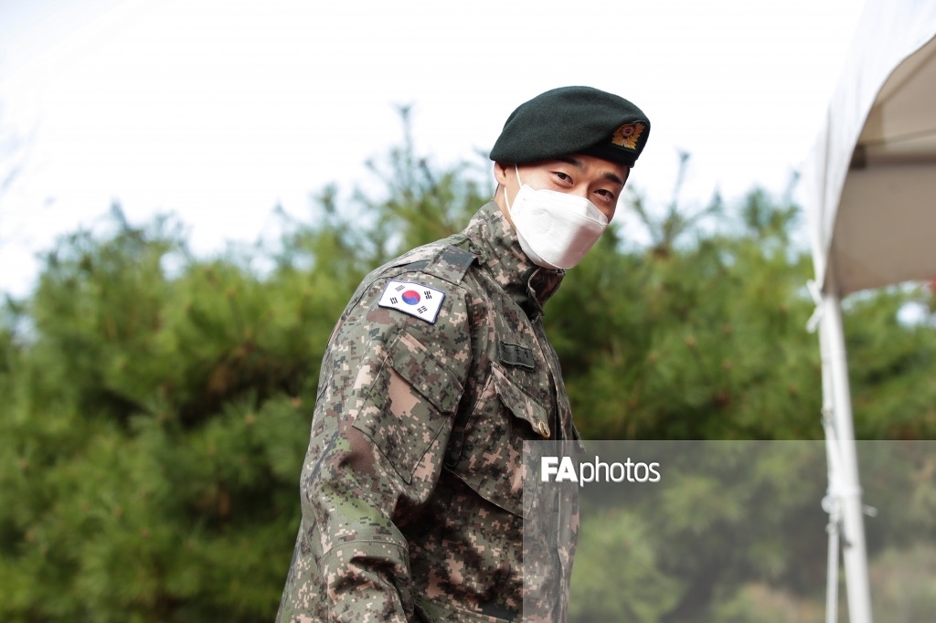 [잡담] 공익을 위해 공유한다 조규성 군복.... | 인스티즈