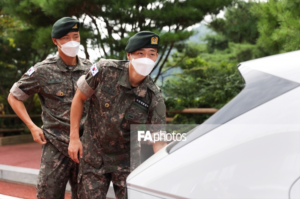 [잡담] 공익을 위해 공유한다 조규성 군복.... | 인스티즈