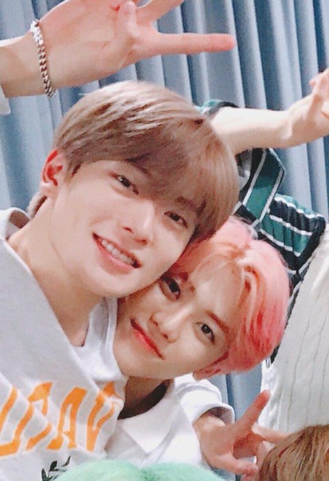 [잡담] 난 재민이가 재현이형 정우형 대하는 차이가 너무 웃겨 | 인스티즈