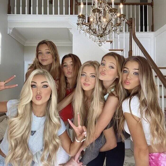 캐나다 딸부잣집 가족사진이라는데 딸들 완전 하이틴퀸카들임 | 인스티즈