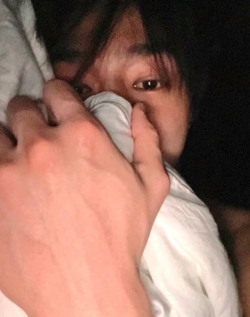 [잡담] 손이 도대체 얼마나 큰건지 가늠조차 안되는 | 인스티즈