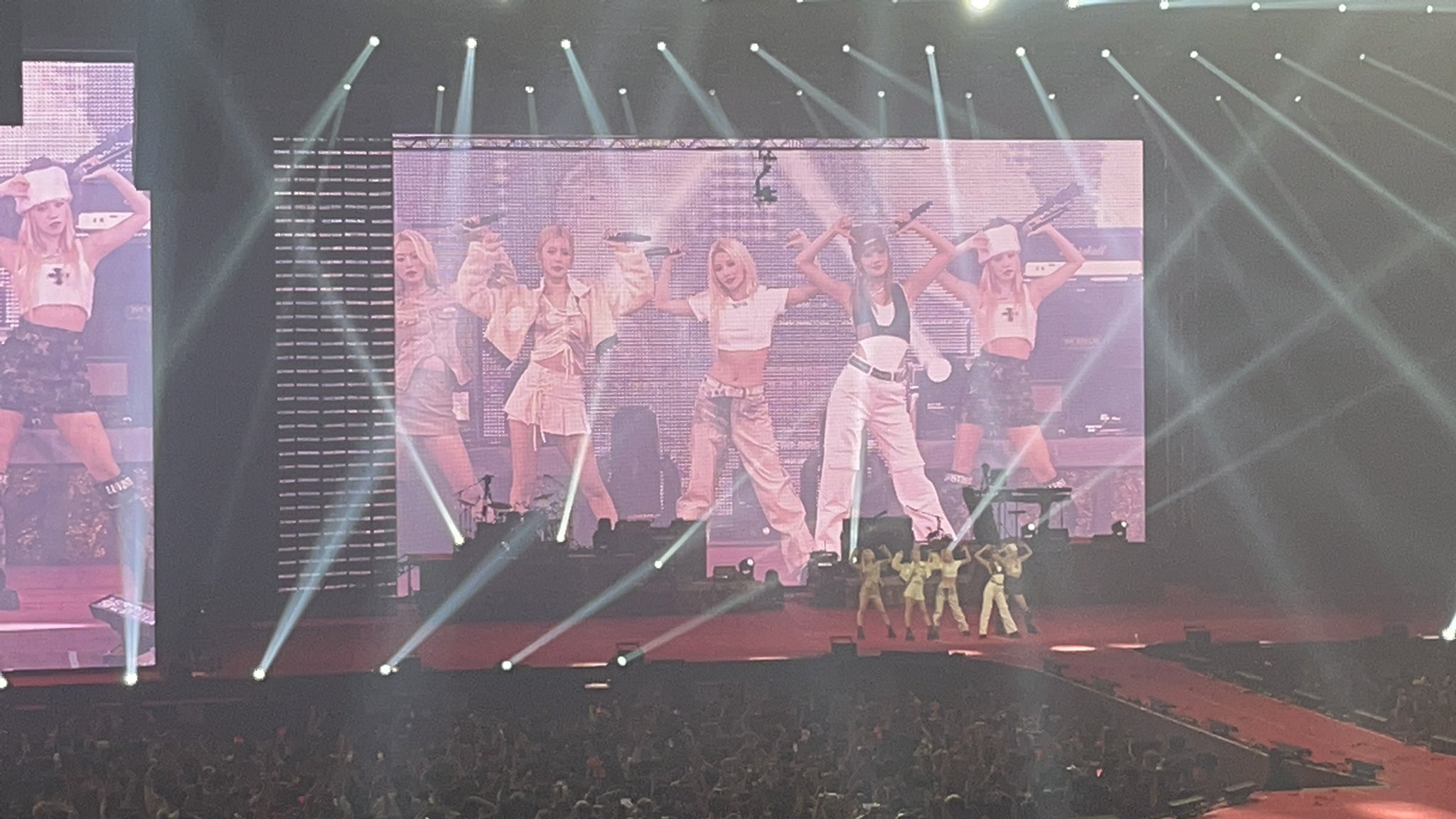 [잡담] 싸이 올나잇 콘에 (여자)아이들 나왔었대 미친 | 인스티즈