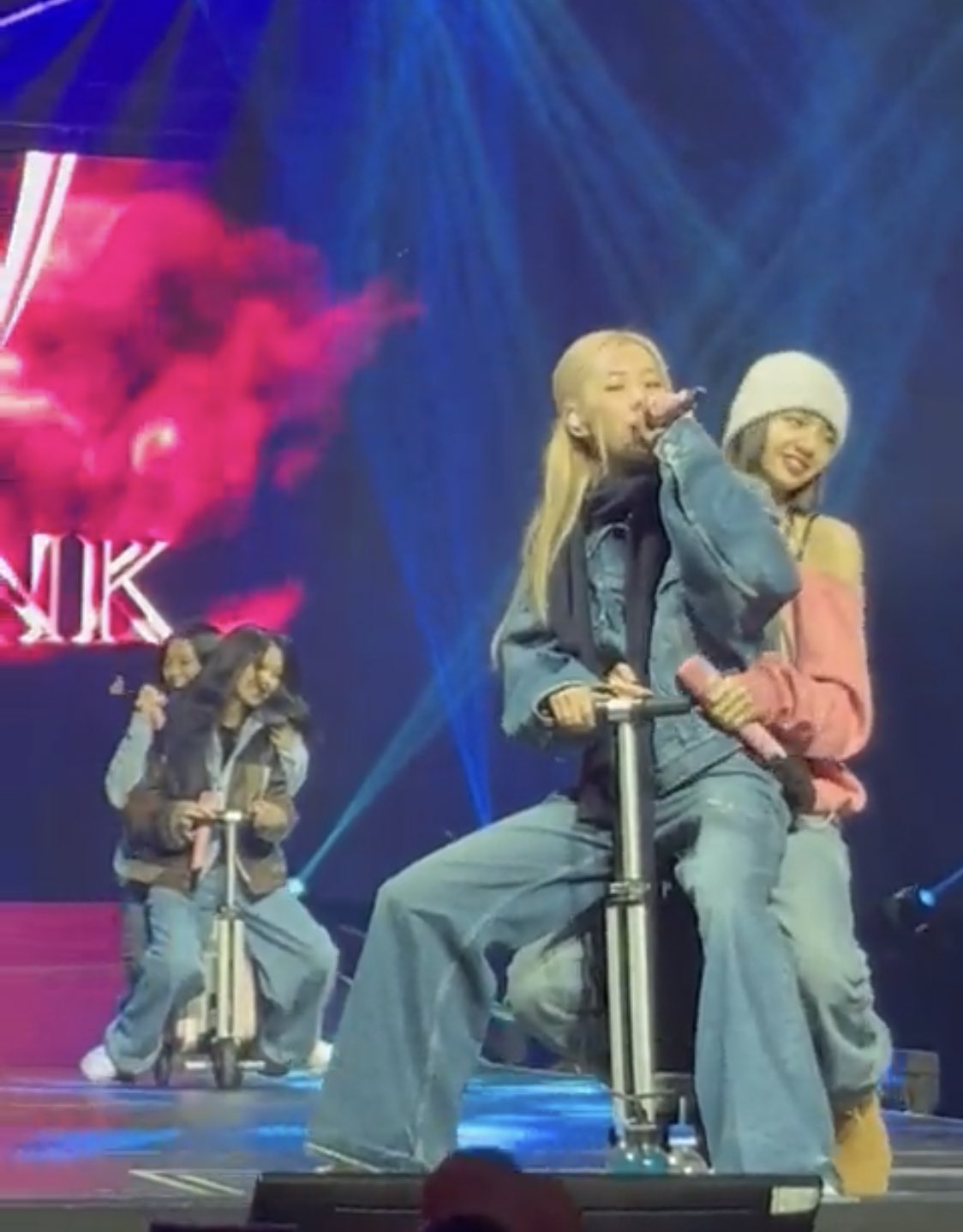 [잡담] 블핑 이 캐리어 왤케 좋아해 | 인스티즈