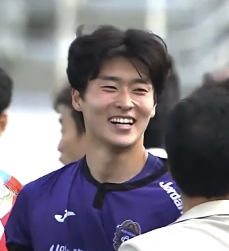 [잡담] 조규성 머리카락 한 번 만져보고 시픔 | 인스티즈