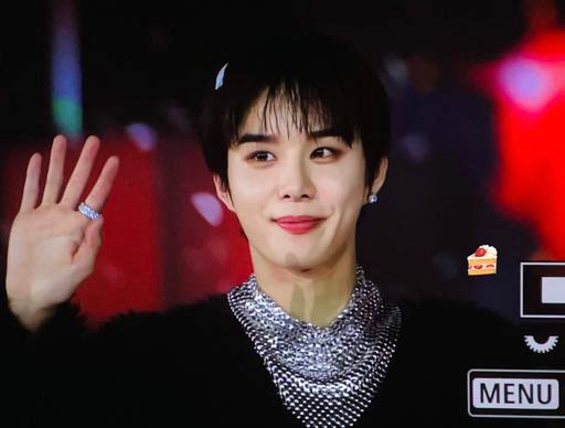 [잡담] 너네 그거 알아..? 오늘 쟈니랑 정우 같은 손수건이였음.. | 인스티즈