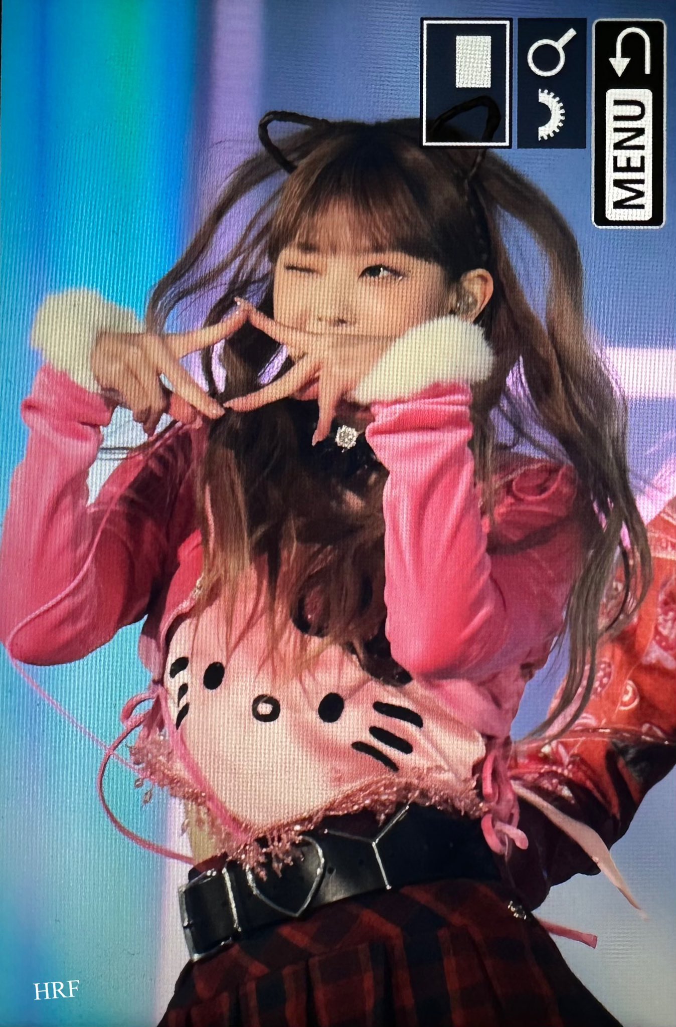 [잡담] 해린 고양이 머리띠 아니야.......자기 머리야 우와... | 인스티즈