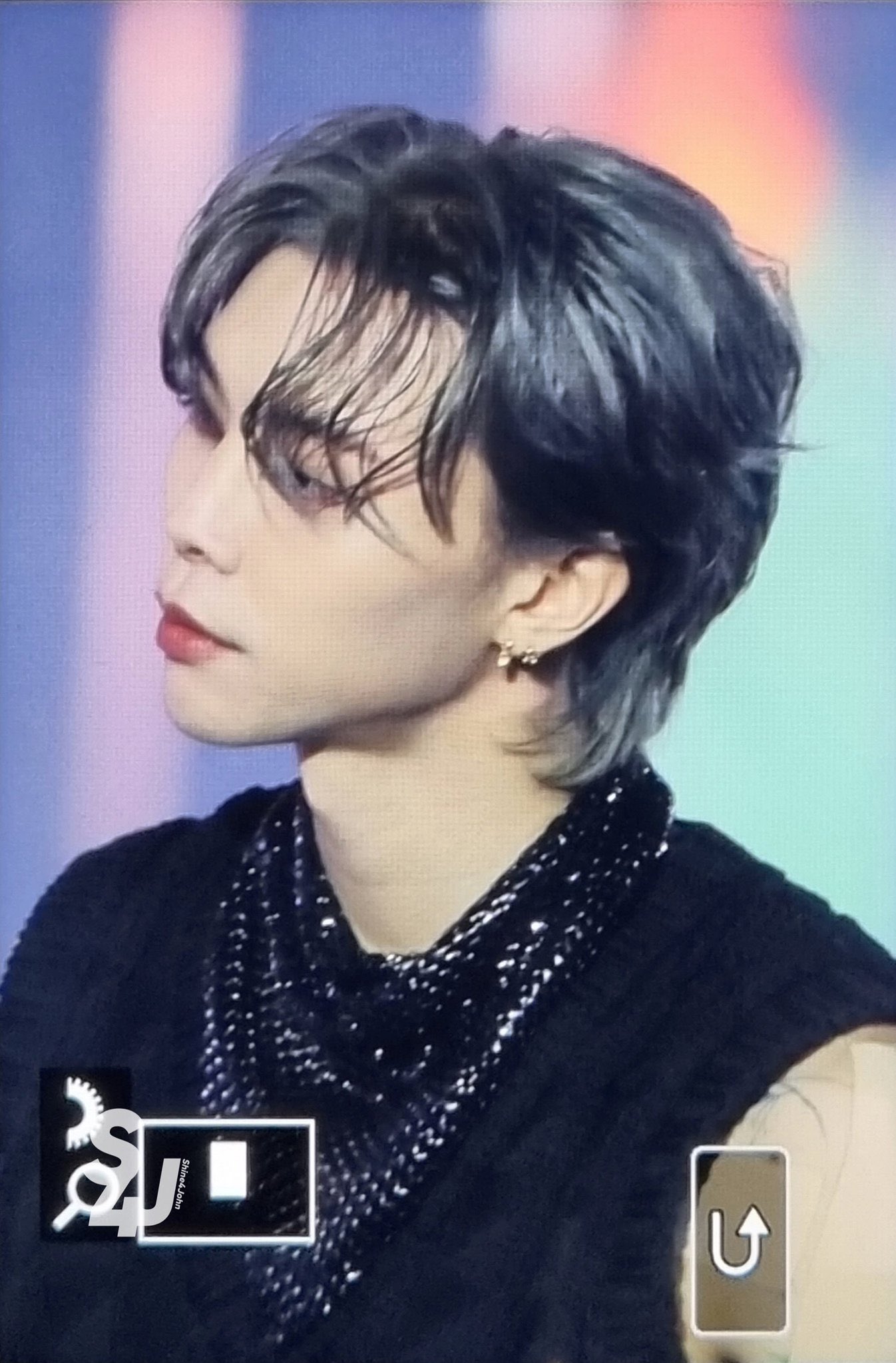 [잡담] 너네 그거 알아..? 오늘 쟈니랑 정우 같은 손수건이였음.. | 인스티즈