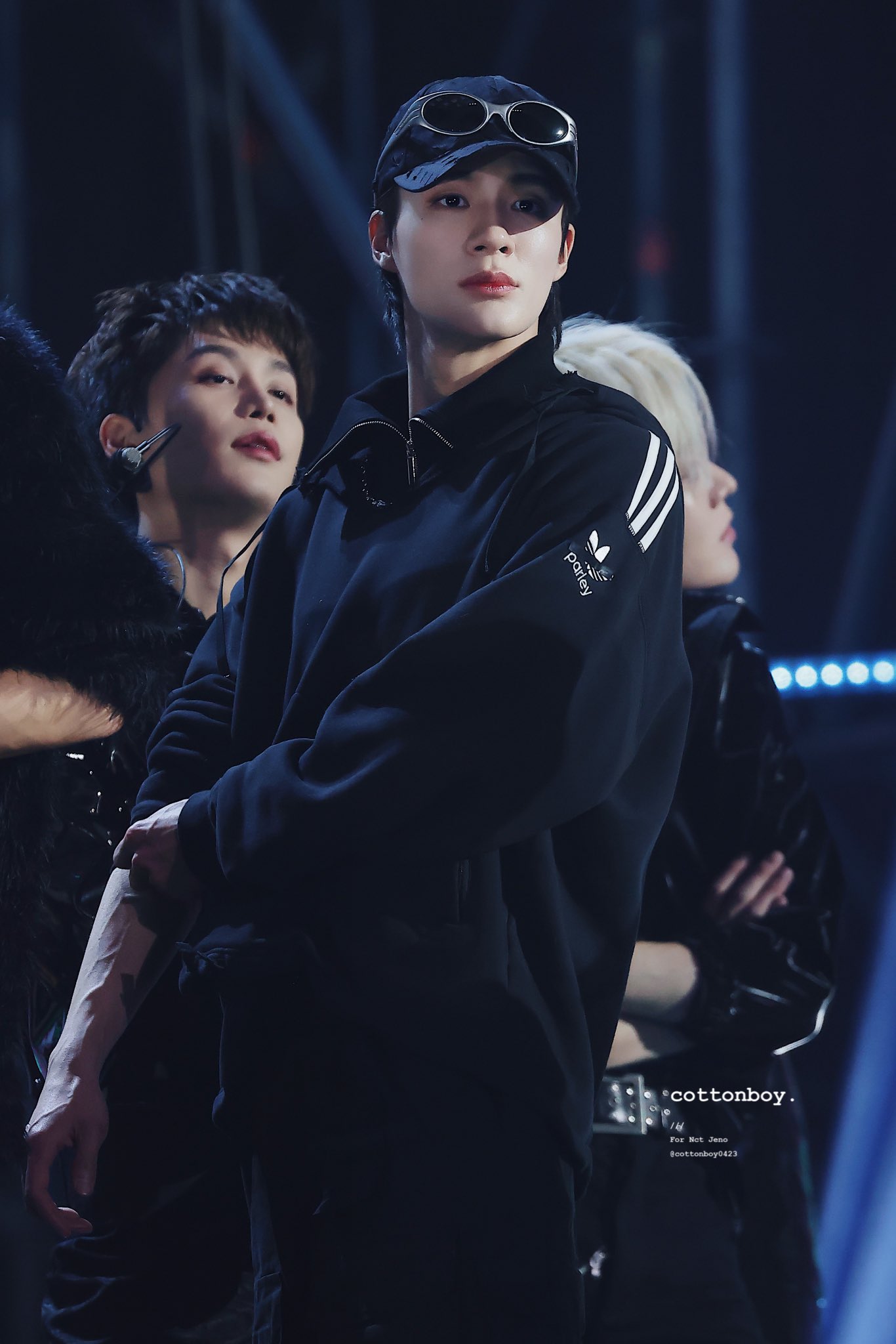 [잡담] 제노 이 사진 힙.합. 하는 사람같아 | 인스티즈