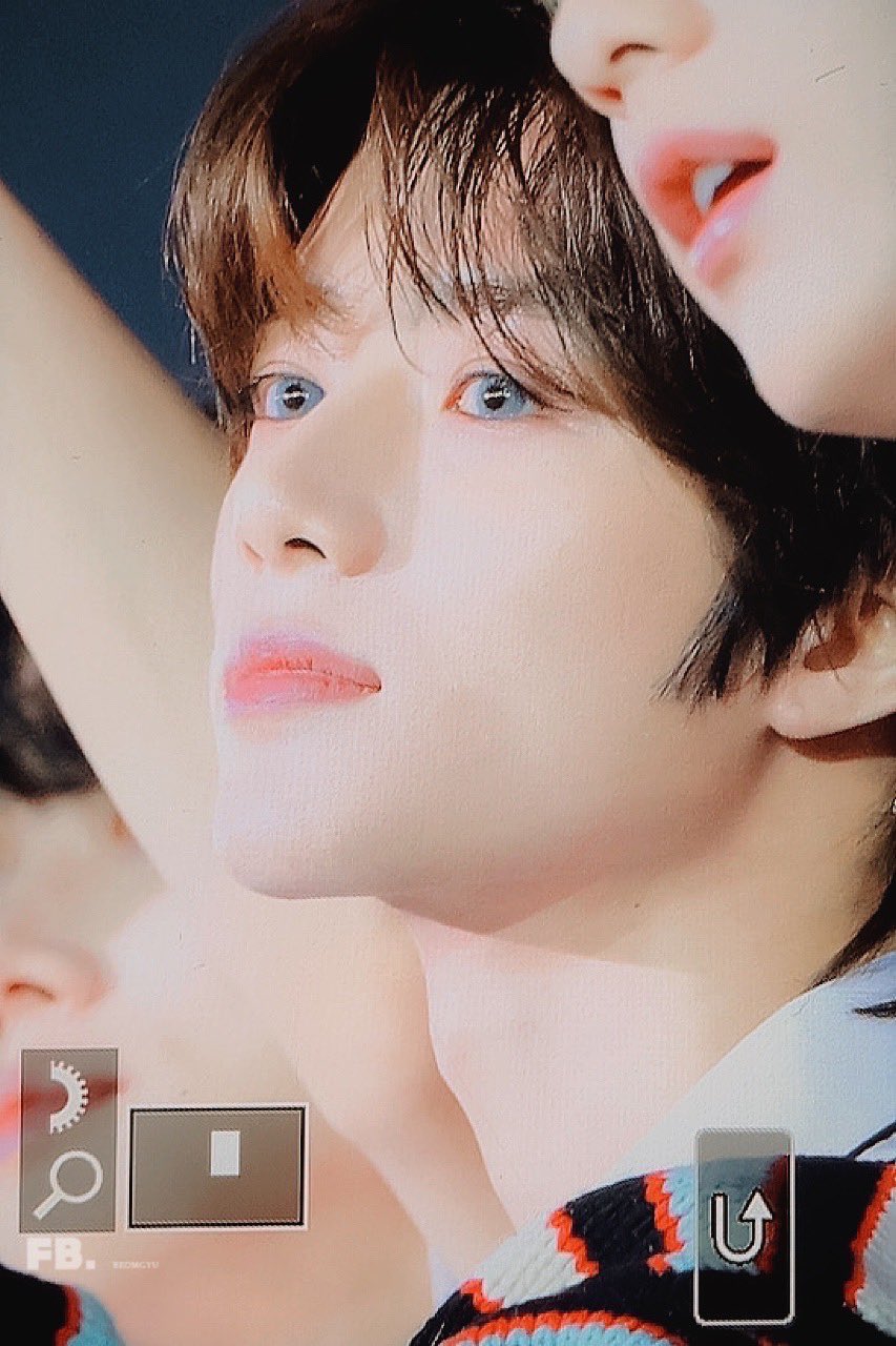 [잡담] 투바투 범규 진짜 예쁨 잘생김 완벽하게 섞어놓은 얼굴이야 | 인스티즈