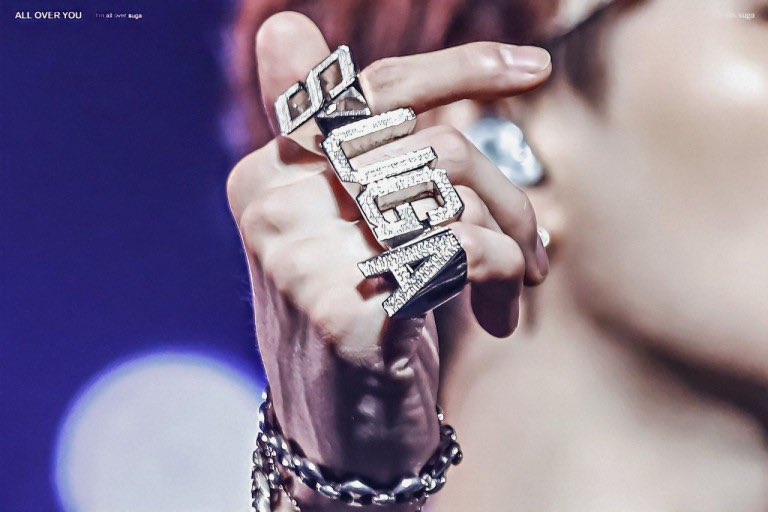 [잡담] 저때 방탄 슈가 반지 낀 손이 미쳤음 | 인스티즈