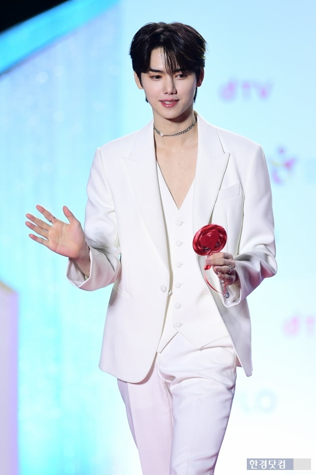 [잡담] 사탕이 장미꽃으로 보이는 마법 | 인스티즈