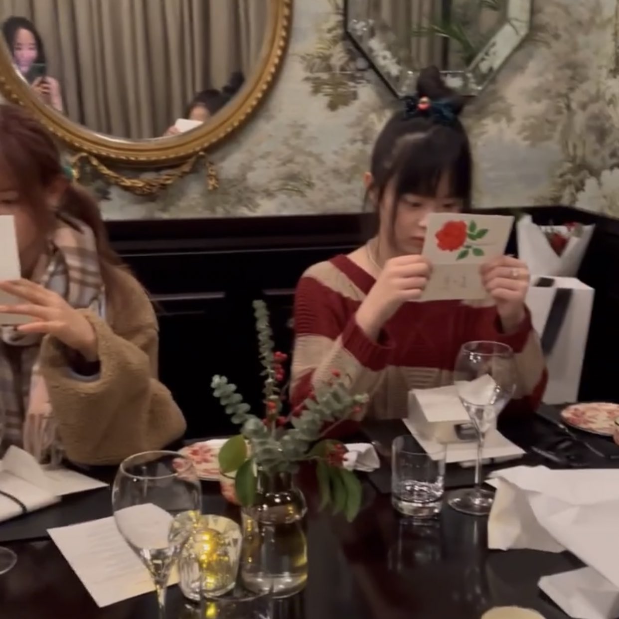 [잡담] 민희진이 뉴진스 멤버들한테 편지 써줬는데 하니 반응 너무 귀여운데 마음 찢어잔다 ㅠㅠ | 인스티즈