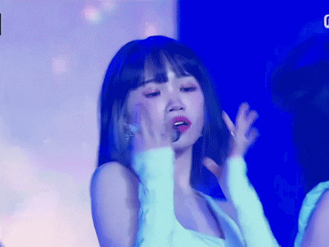 [잡담] 네티요술봉 들고 자기 이름넣어서 천사소녀 노래 불렀던 그 여자애가 맞나싶어 | 인스티즈