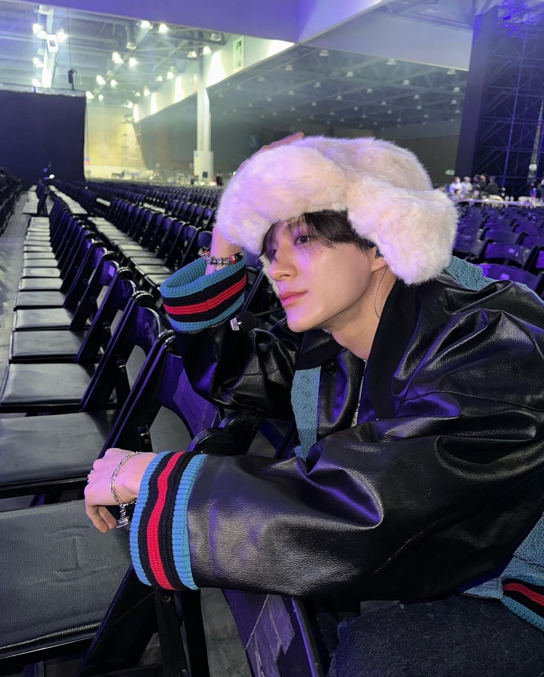 [잡담] 모자가 머리카락은 가려줘도 잘생김은 안가려주네 | 인스티즈