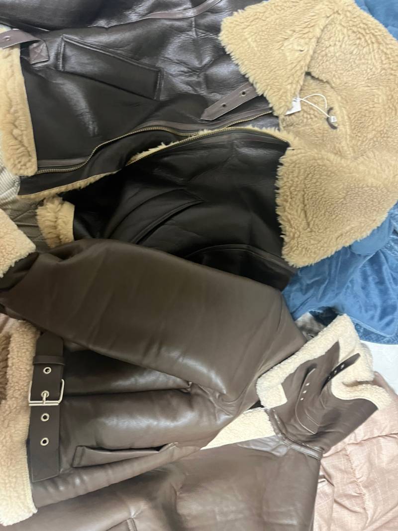 익들이 너네 같으면 무스탕 두개 입어? | 인스티즈