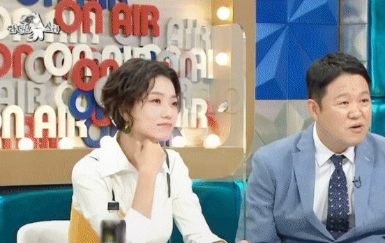 [잡담] 이석훈 이 짤 진짜 개웃긴데 또다른 포인트로 보면 설렘... | 인스티즈