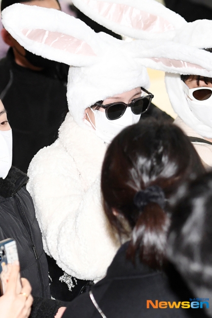 [잡담] 트와이스 오늘 단체로 토끼머리띠 쓴건데 이게 맞아?? | 인스티즈