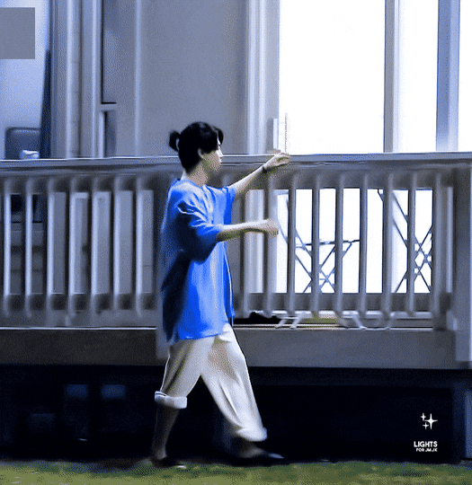 [잡담] 방탄 지민 이 머리 묘하게 중성적인 느낌나고 좋았어 | 인스티즈