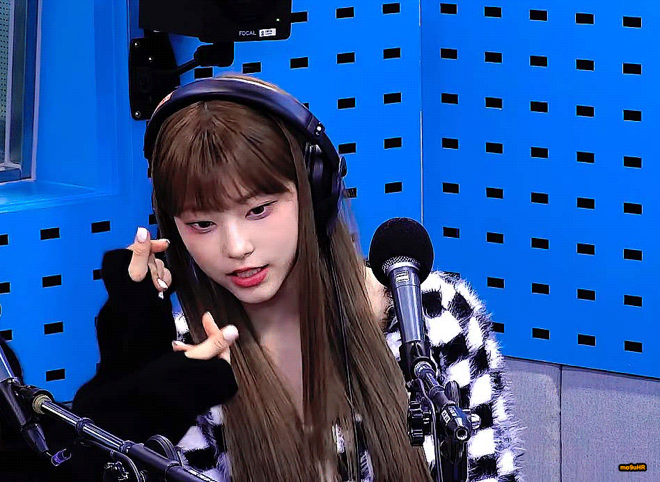 [잡담] 강해린 오늘 라디오에서 어머나 하고 정체 들킴.... | 인스티즈