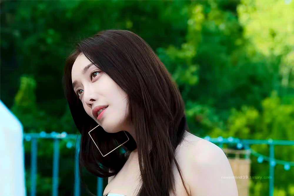 [잡담] 김히어라 분위기 진짜 독보적인거같아 | 인스티즈