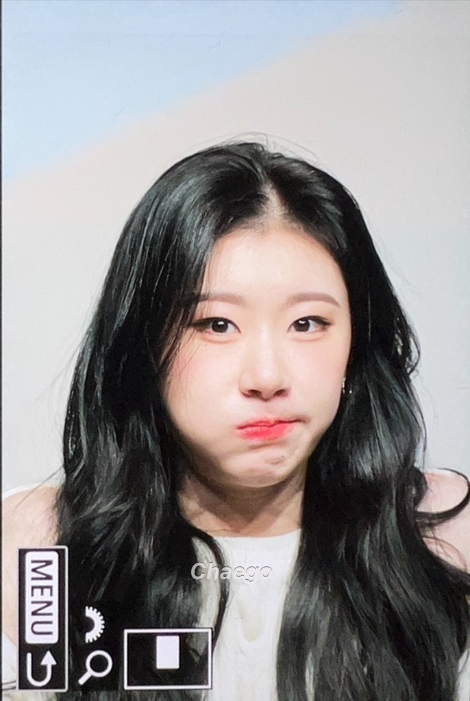 [잡담] 채령이 크림색 왜이렇게 찰떡임 | 인스티즈