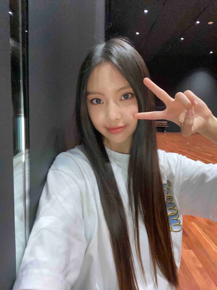 [잡담] 뉴진스 혜인 앞머리 없는게 정말 좋은 사람 모임 회원모집 | 인스티즈