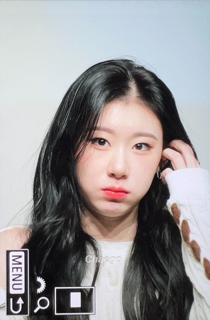 [잡담] 채령이 크림색 왜이렇게 찰떡임 | 인스티즈