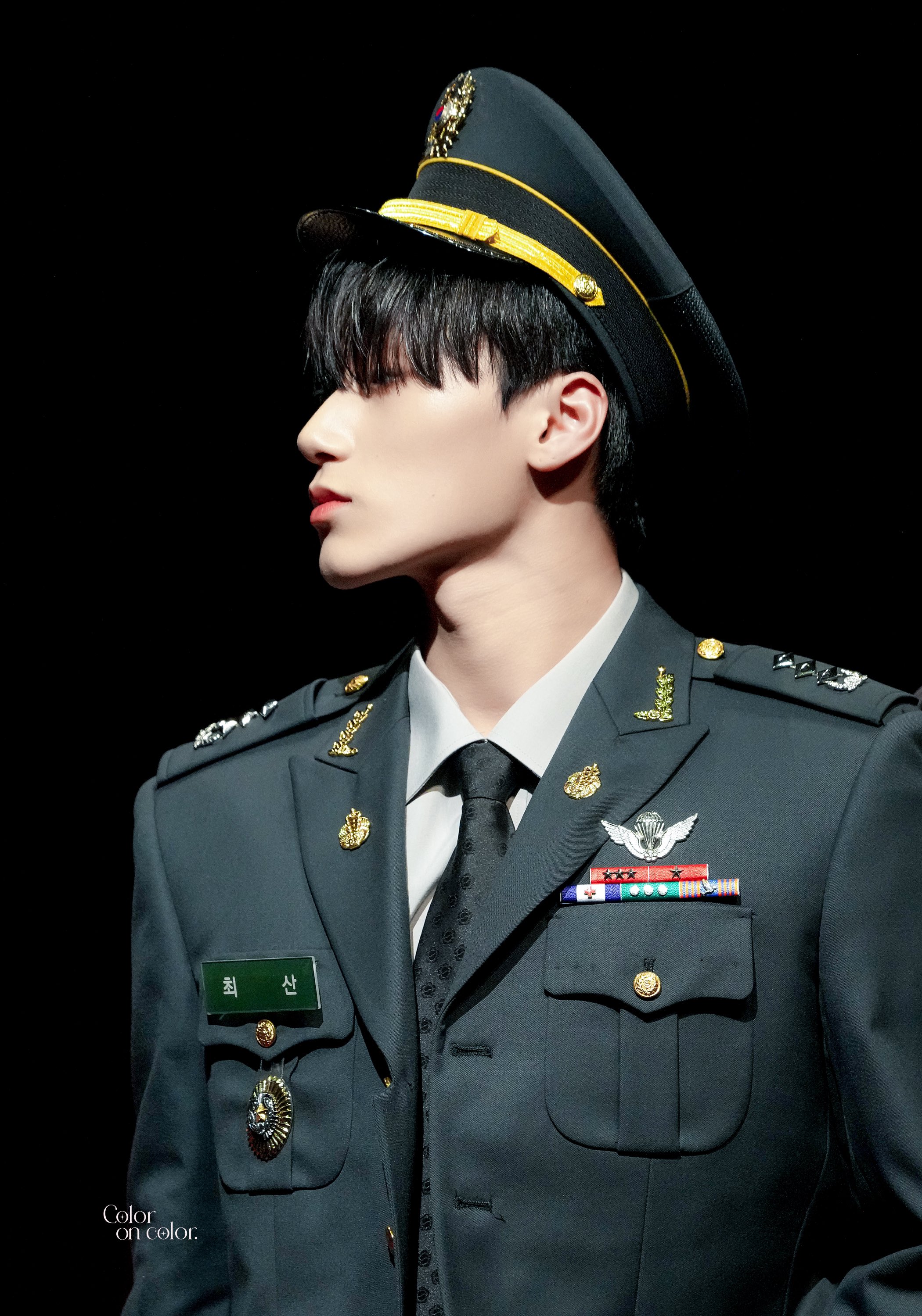 [잡담] 얘들아 이 남자 옆태 좀 봐라 | 인스티즈