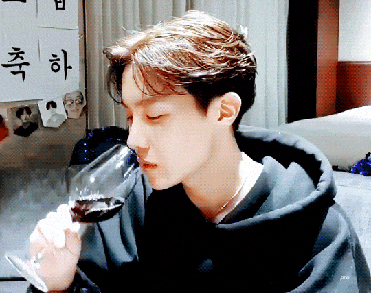 [잡담] 요즘 제이홉이라는 사람이 남자로 보임.. | 인스티즈