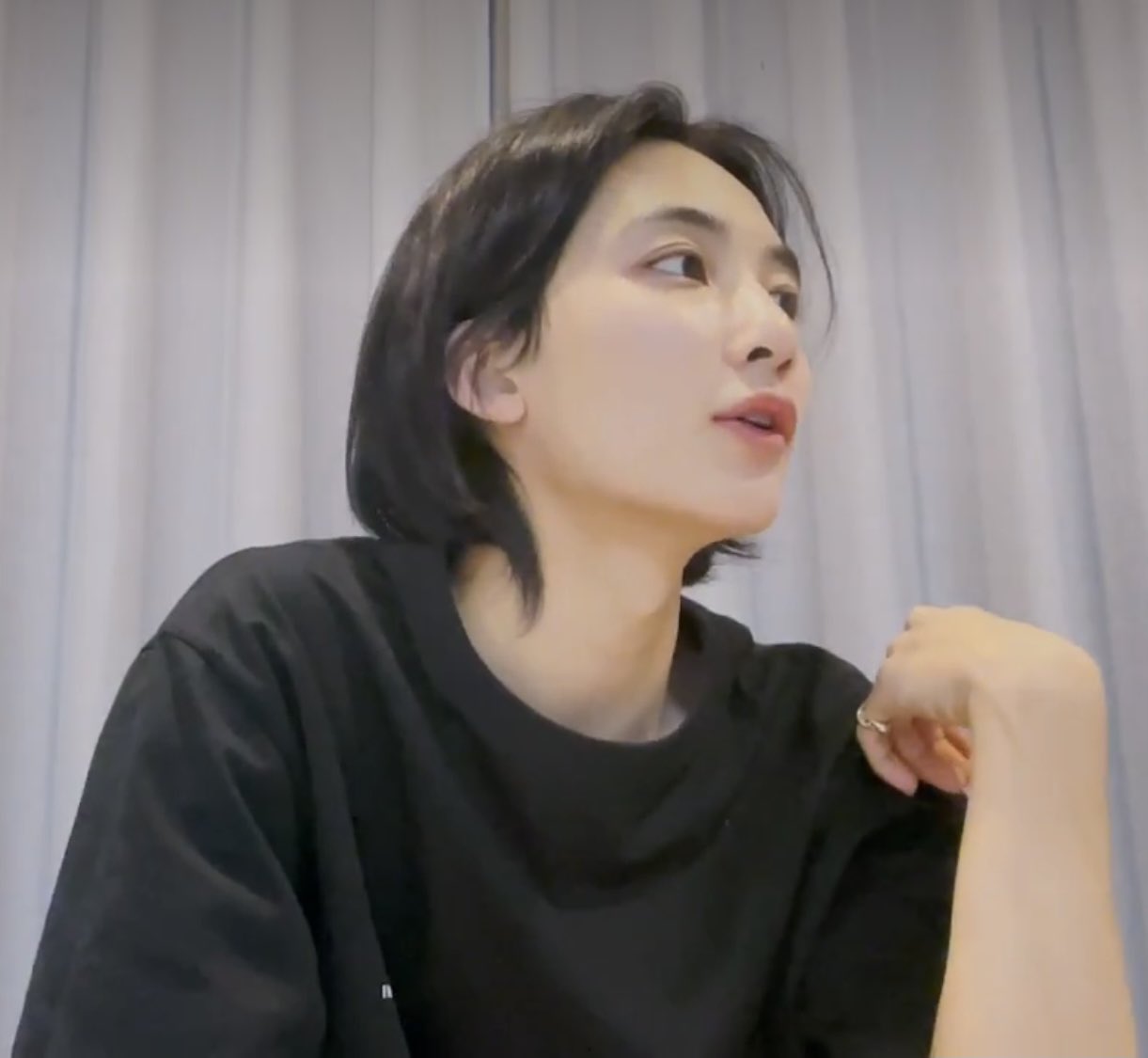 [잡담] 윤정한 가끔 얼굴이 이게 맞나 싶음 | 인스티즈