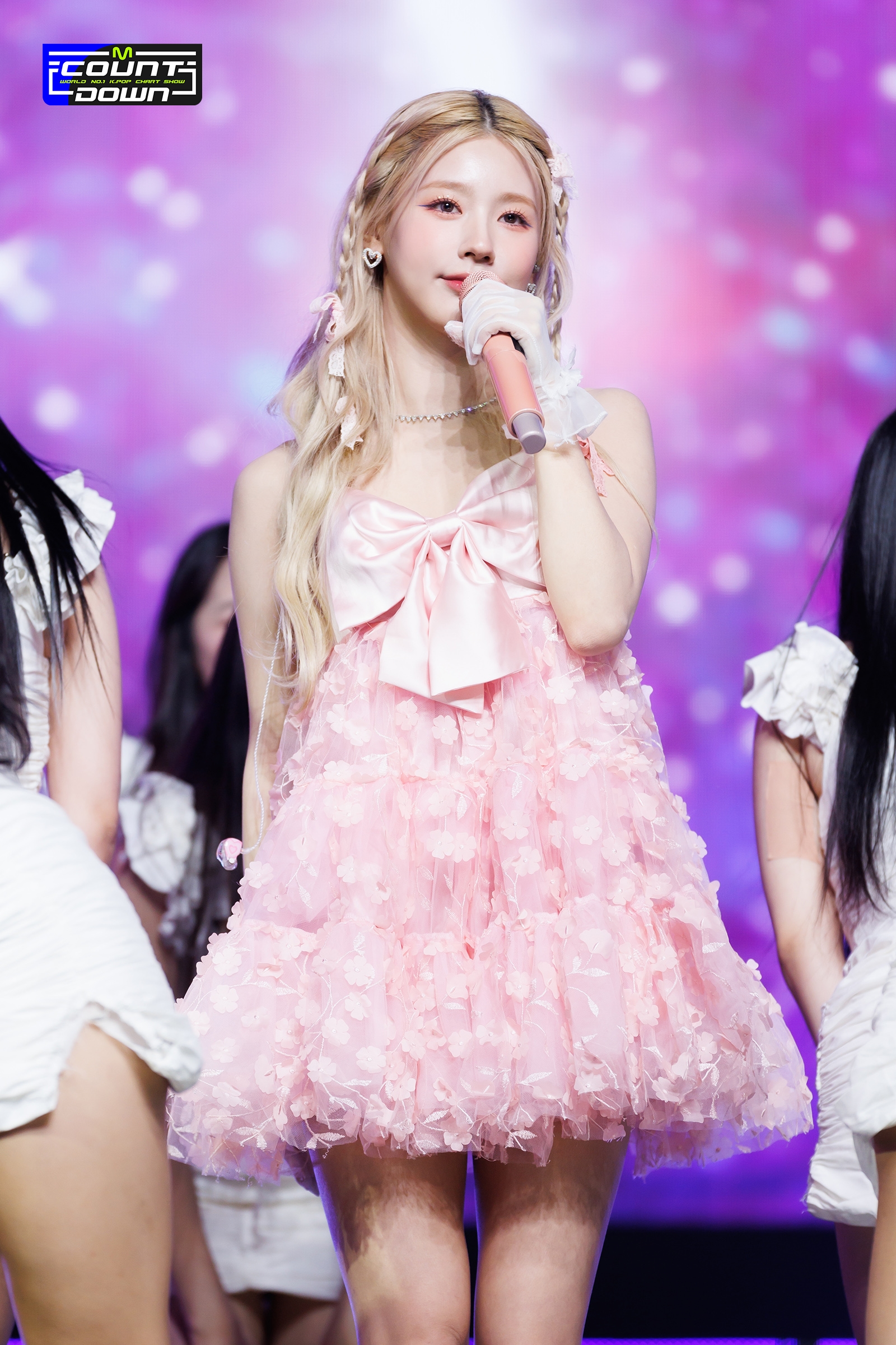 [잡담] 엠카 현장포토 보는데 미연이 진짜 예쁘다... | 인스티즈