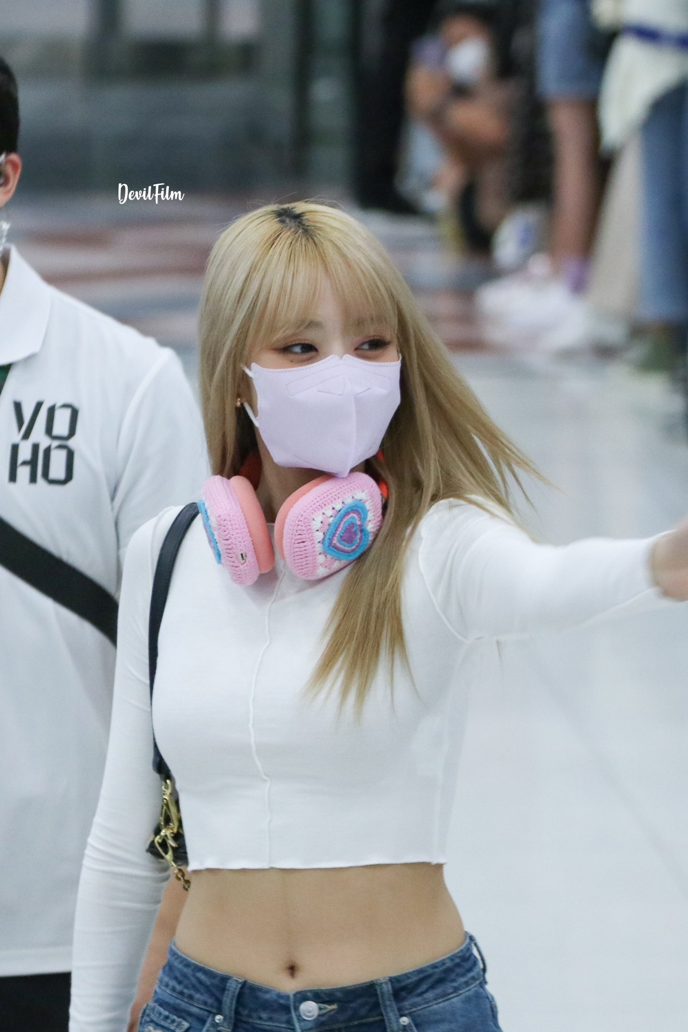 [잡담] 민니 에어팟맥스 너무 귀엽다 | 인스티즈