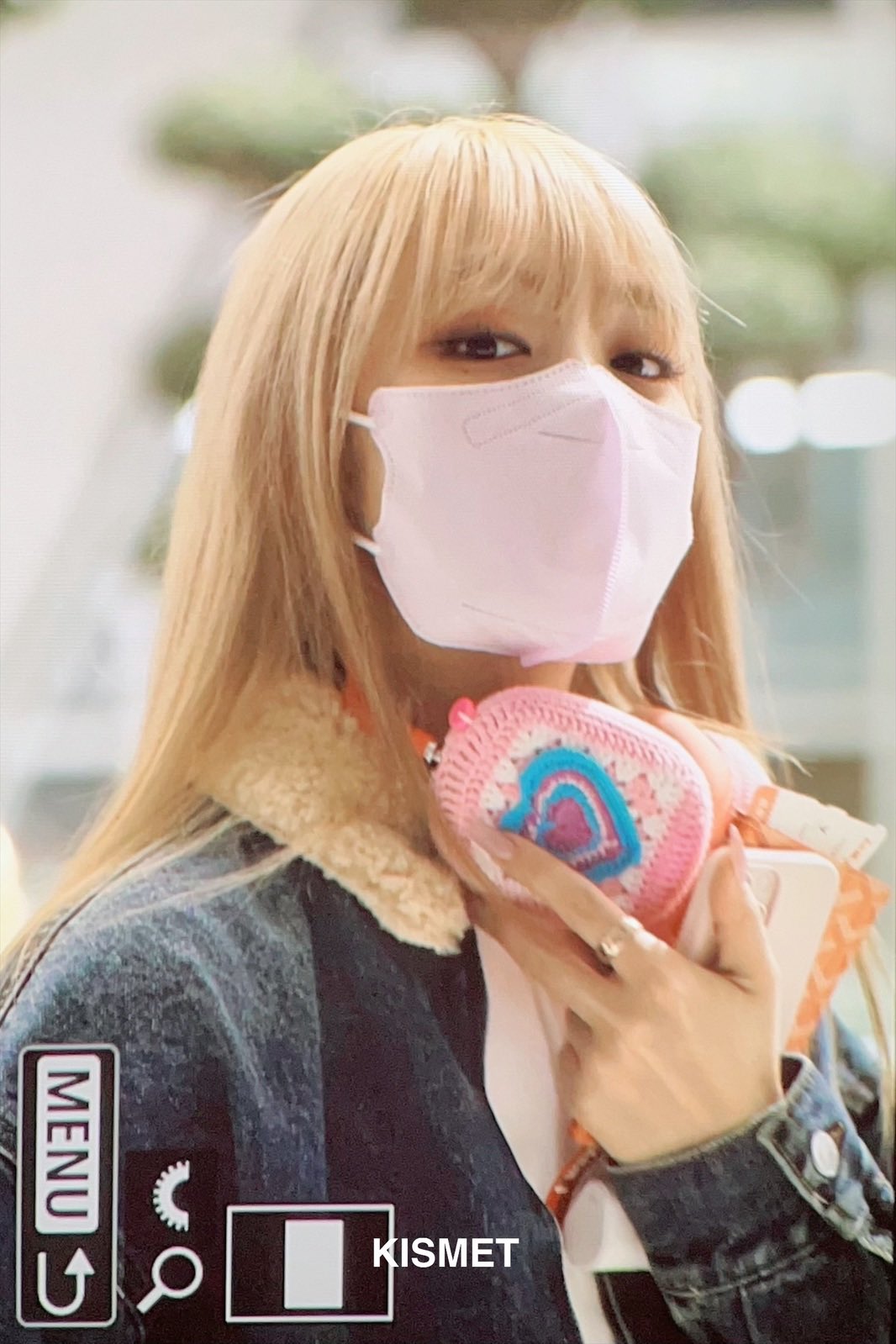 [잡담] 민니 에어팟맥스 너무 귀엽다 | 인스티즈